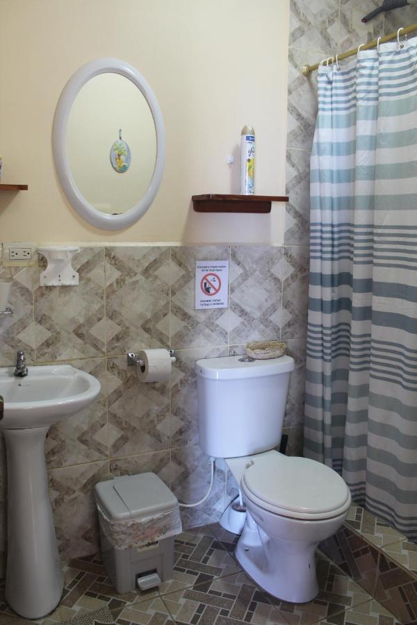Hostal Romy Puerto Baquerizo Moreno Esterno foto