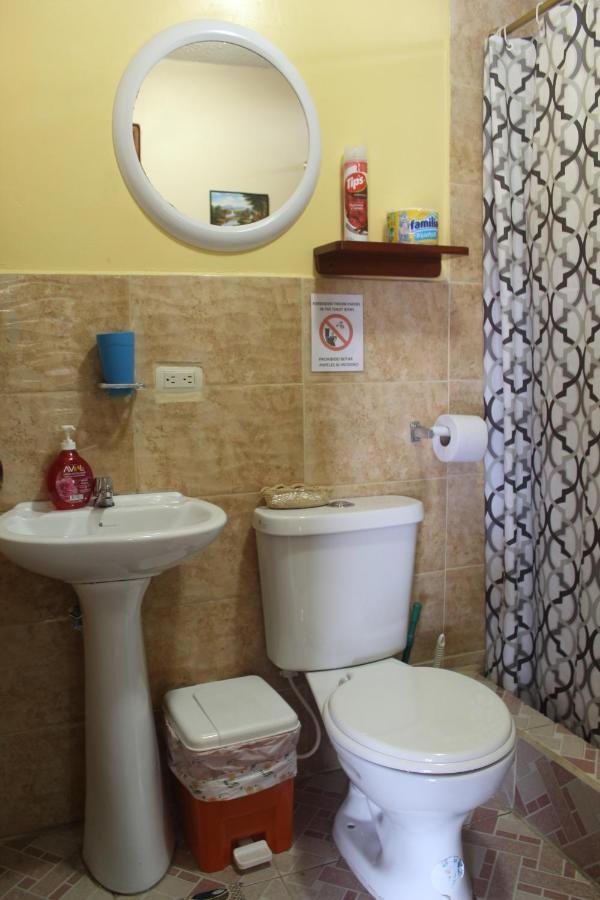 Hostal Romy Puerto Baquerizo Moreno Esterno foto