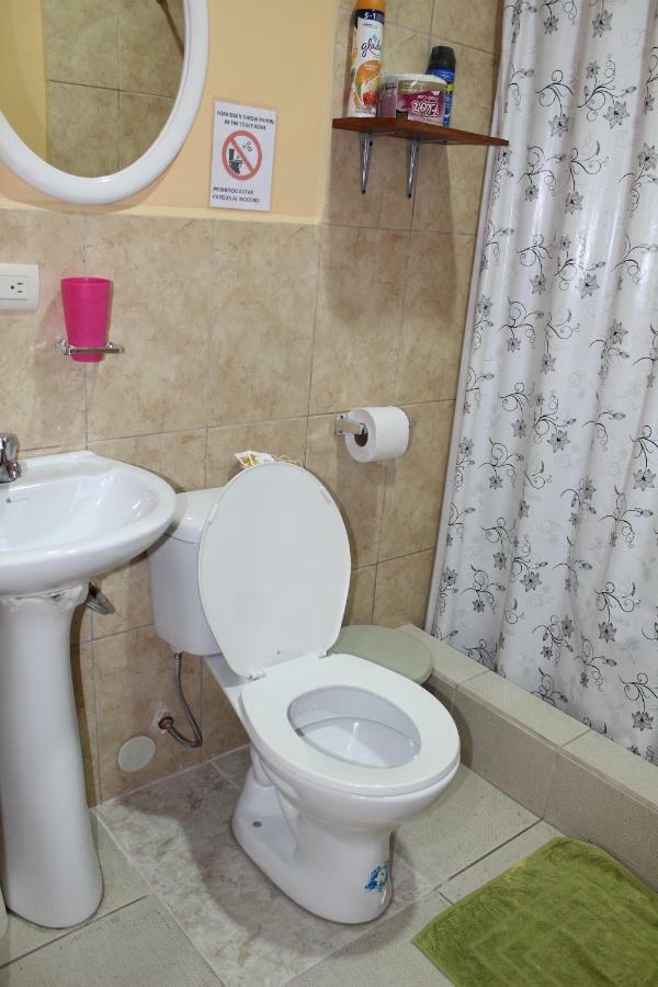 Hostal Romy Puerto Baquerizo Moreno Esterno foto